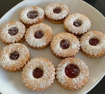 Haselnuss Hildaplätzchen handgefertigt mit Gelee