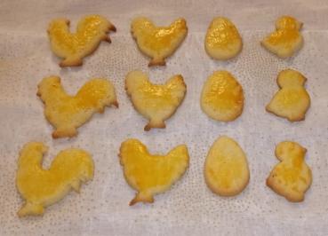 Frisches Selbstgebackenes Buttergebäck (Hühner)