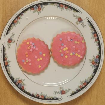 Buttergebäck Taler mit Zuckerguss pink und Konfetti Streusel 6cm