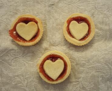 Butterteig Küchle mit Erdbeergelee Füllung