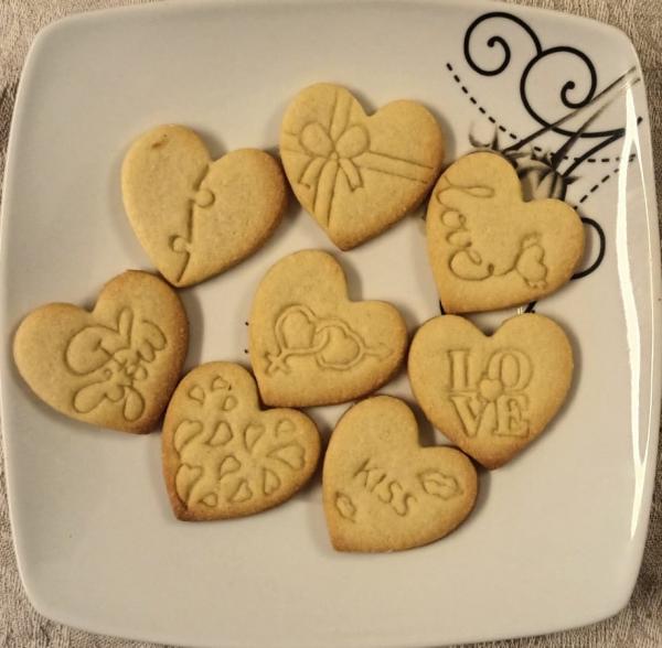 Frische Selbstgebackene Buttergebäck Herzen